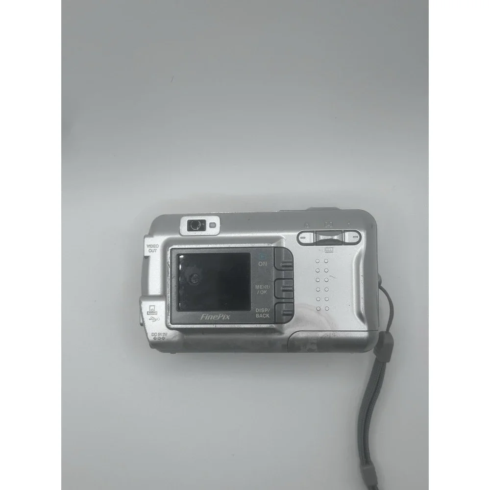 Fujifilm FinePix A340 4MP Untested Digital Camera Silver for Parts / Repair